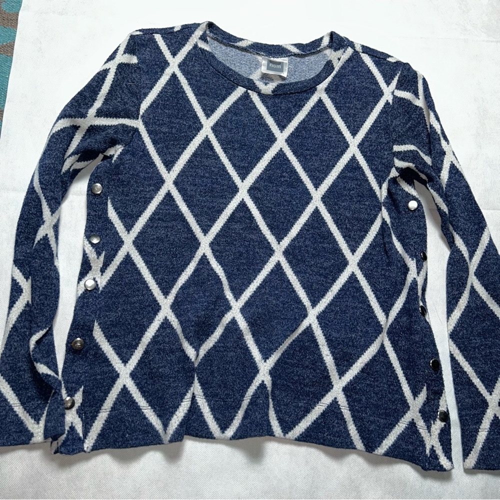 Nom blue and white side snap sweater size XS